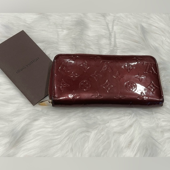 Louis Vuitton Vernis Zippy Wallet in Amarante | LV Box, Dust Bag | Rare Color - Picture 1 of 7